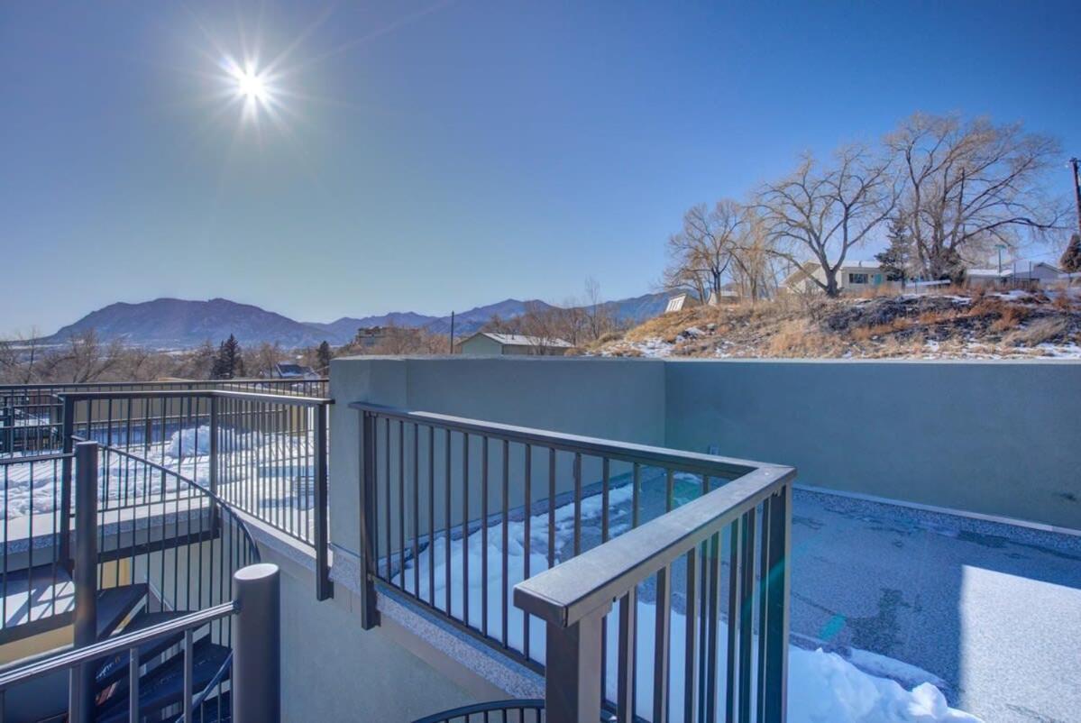 4Bd Home W Rooftop Patio Fire Pit & Mountain Views Colorado Springs Dış mekan fotoğraf