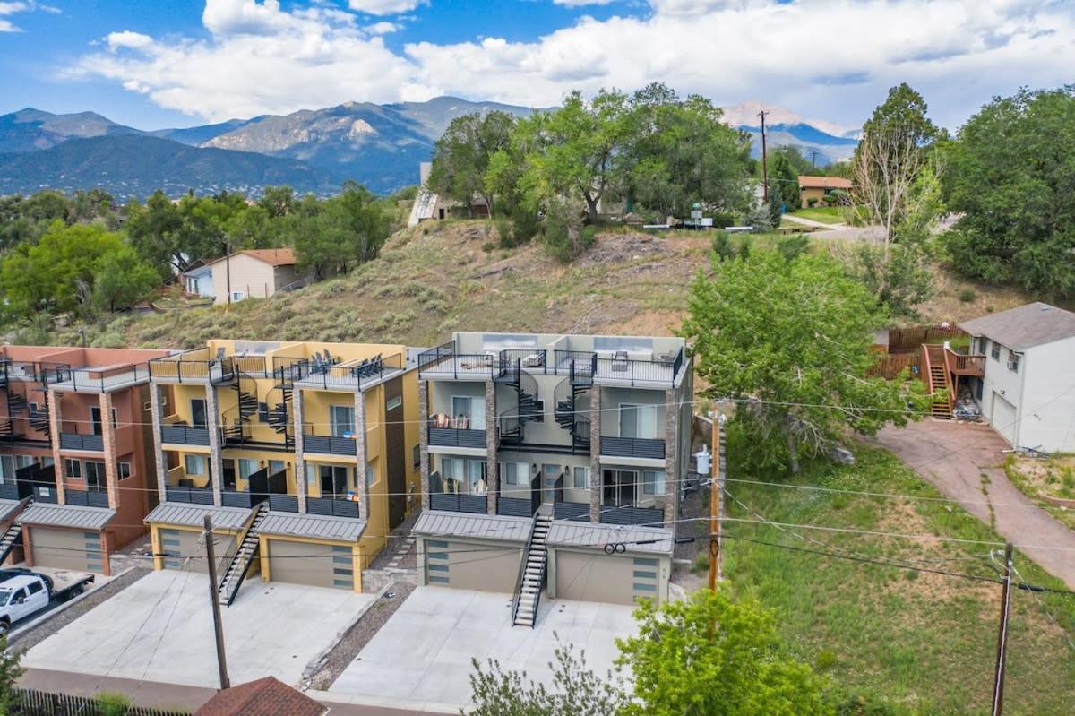 4Bd Home W Rooftop Patio Fire Pit & Mountain Views Colorado Springs Dış mekan fotoğraf